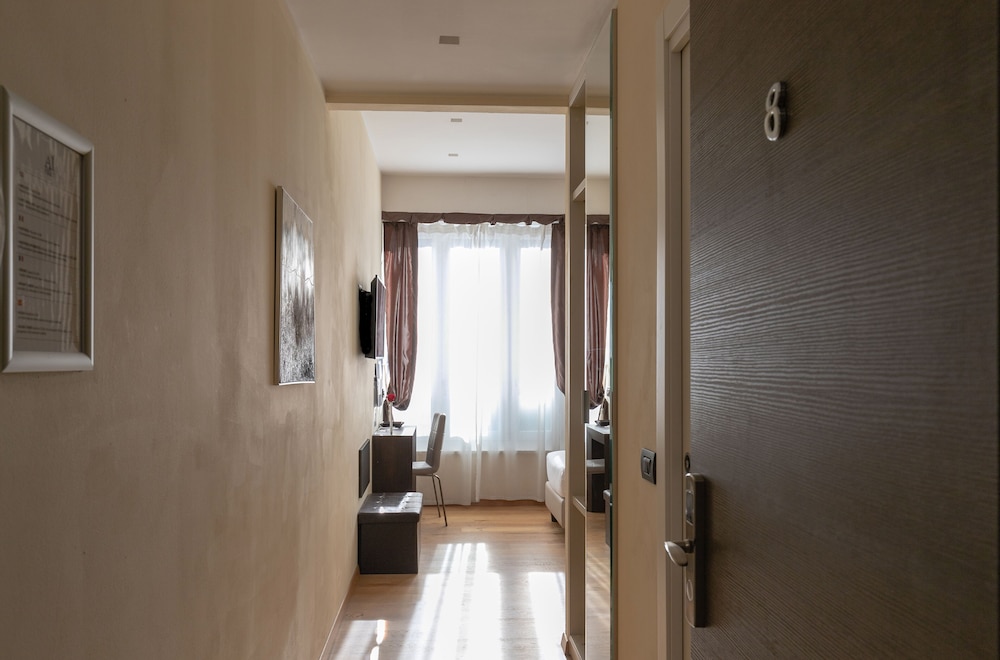 Aiello Rooms - San Babila 61/61