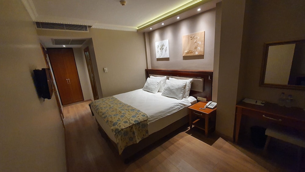 Asur Hotel 10/48