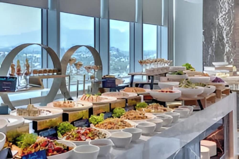 Centaurus Hotel Suites 30/42