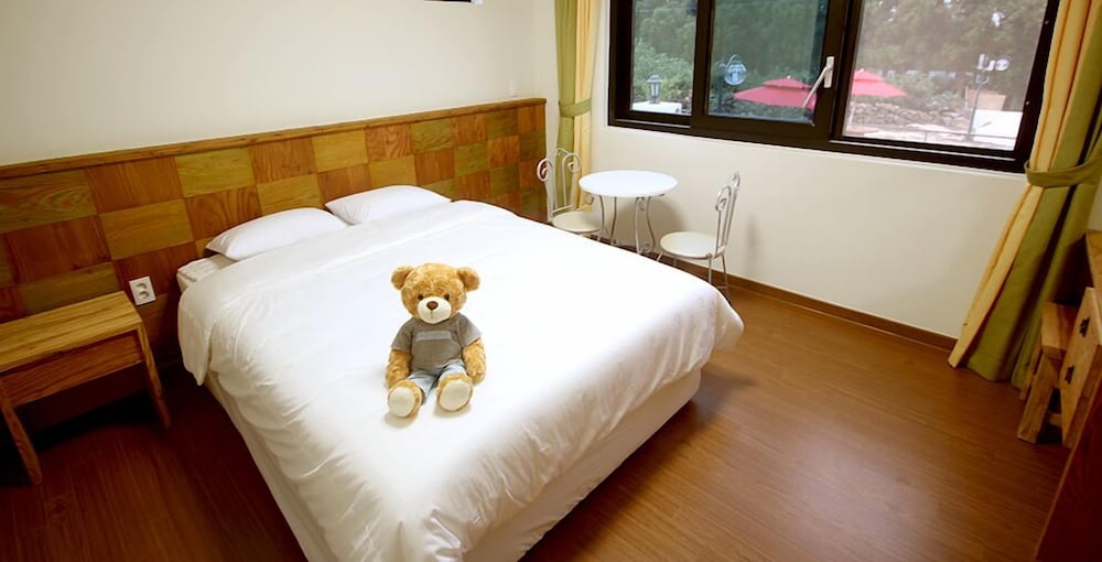 Nomad Pension In Jeju 15/62