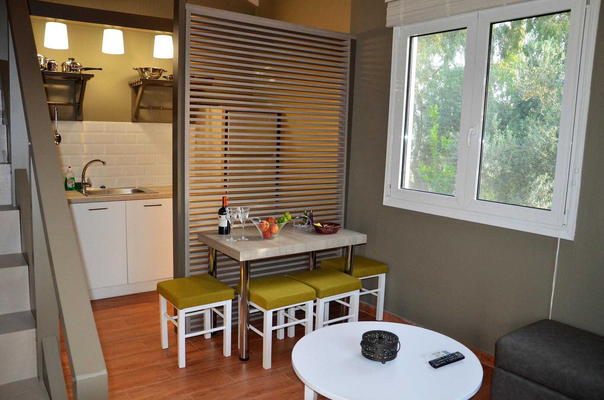 Ampoulos Rooms & Apartments 35/50