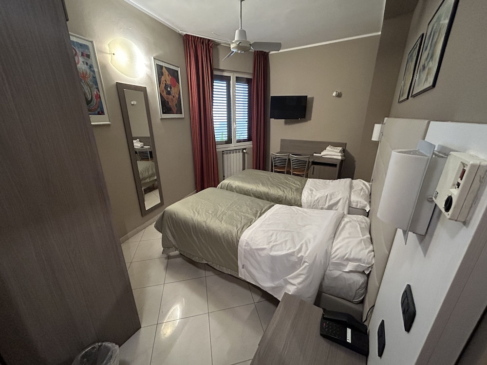 BASIC, DOUBLE OR TWIN BED