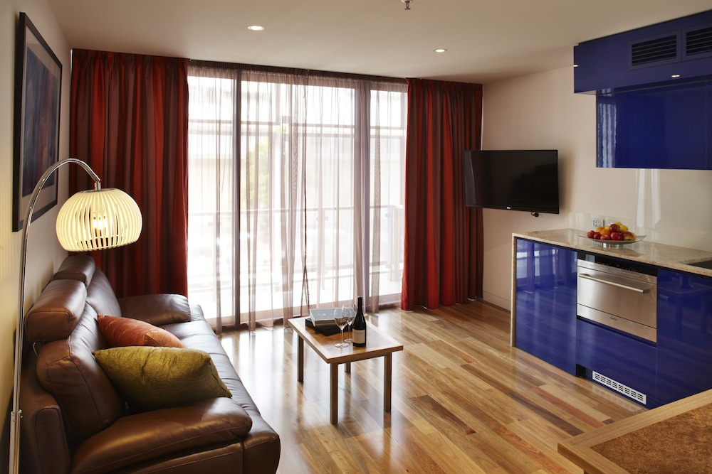 Salamanca Wharf Hotel 47/66