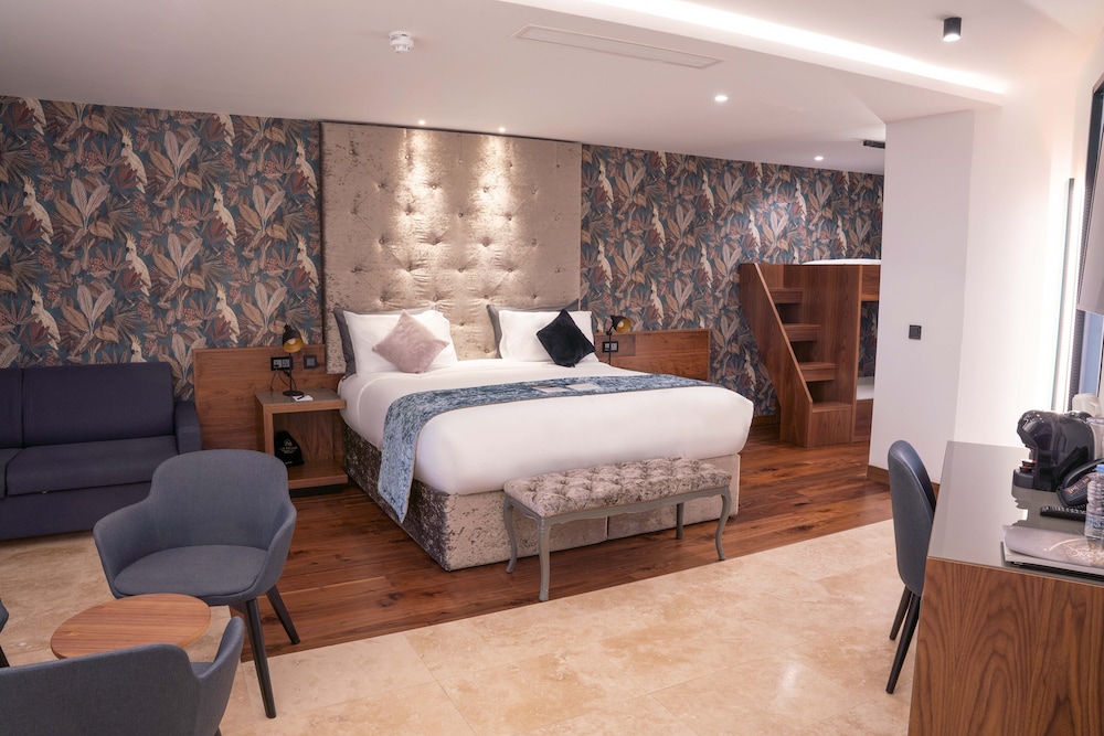 The Village Boutique and Spa 28/72