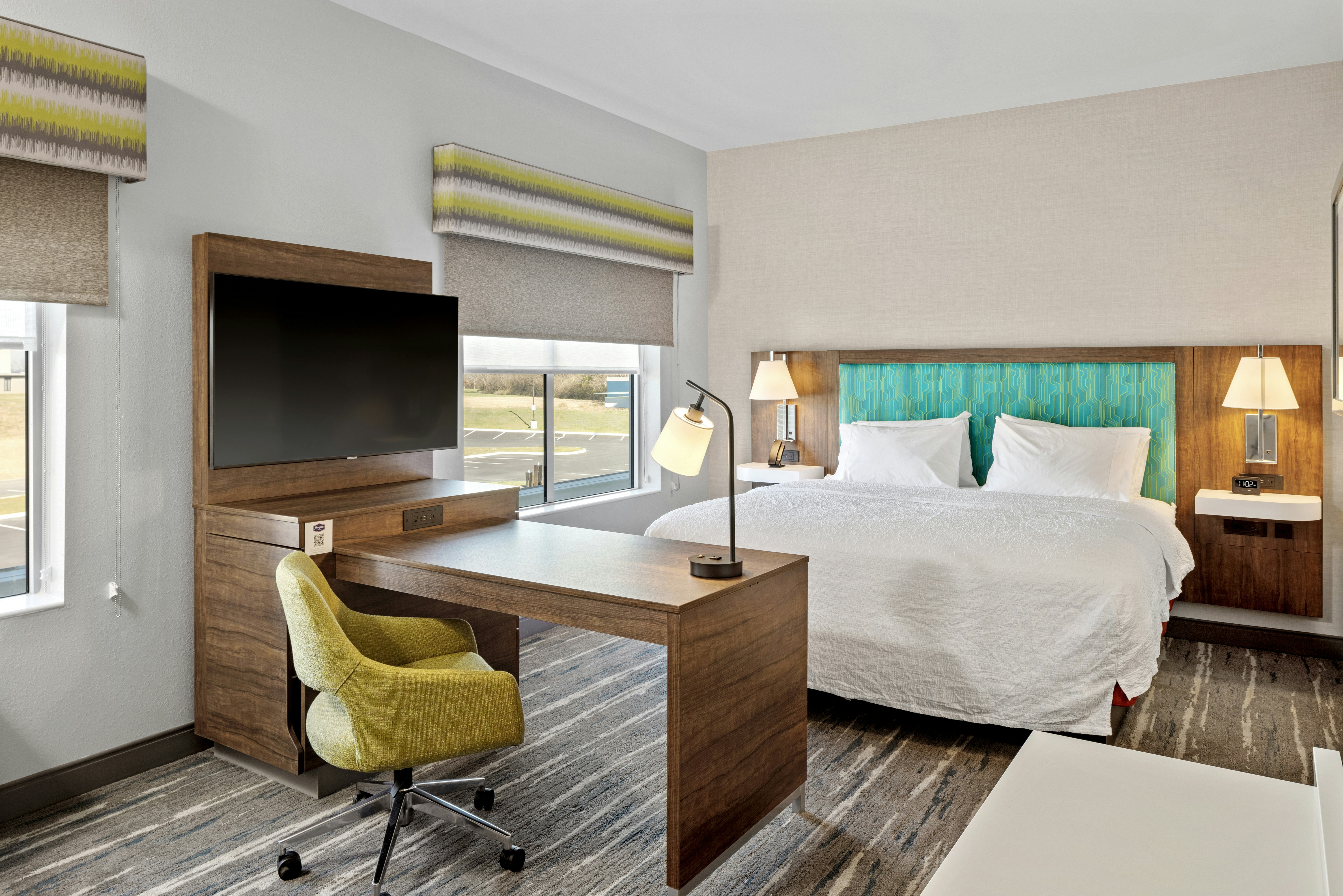 STUDIO, KING BED, ACCESSIBLE