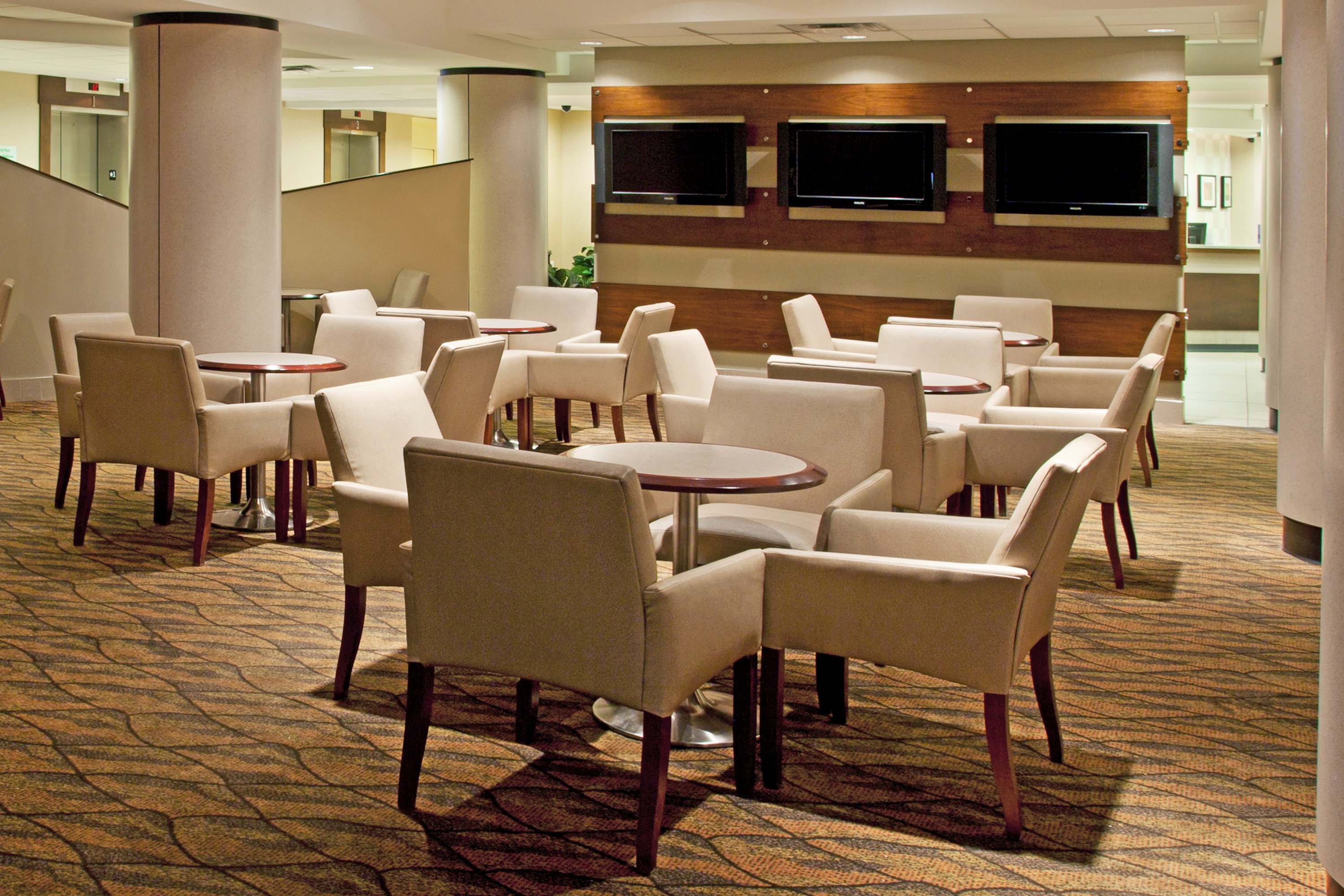 Holiday Inn Columbus Downtown Capital Square 56/65