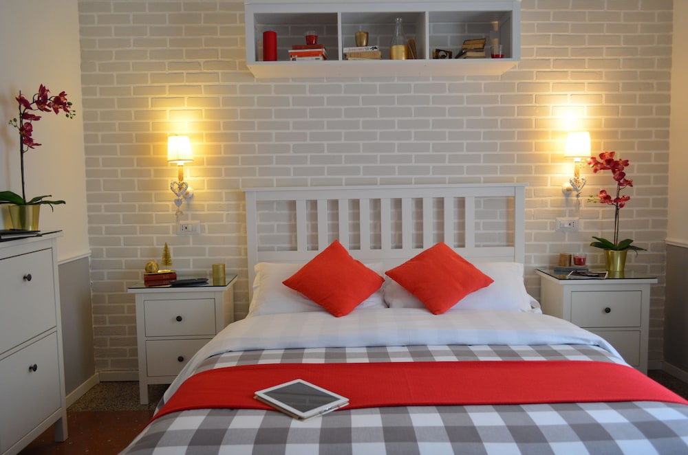 Moonlight Inn Guest House 24/50
