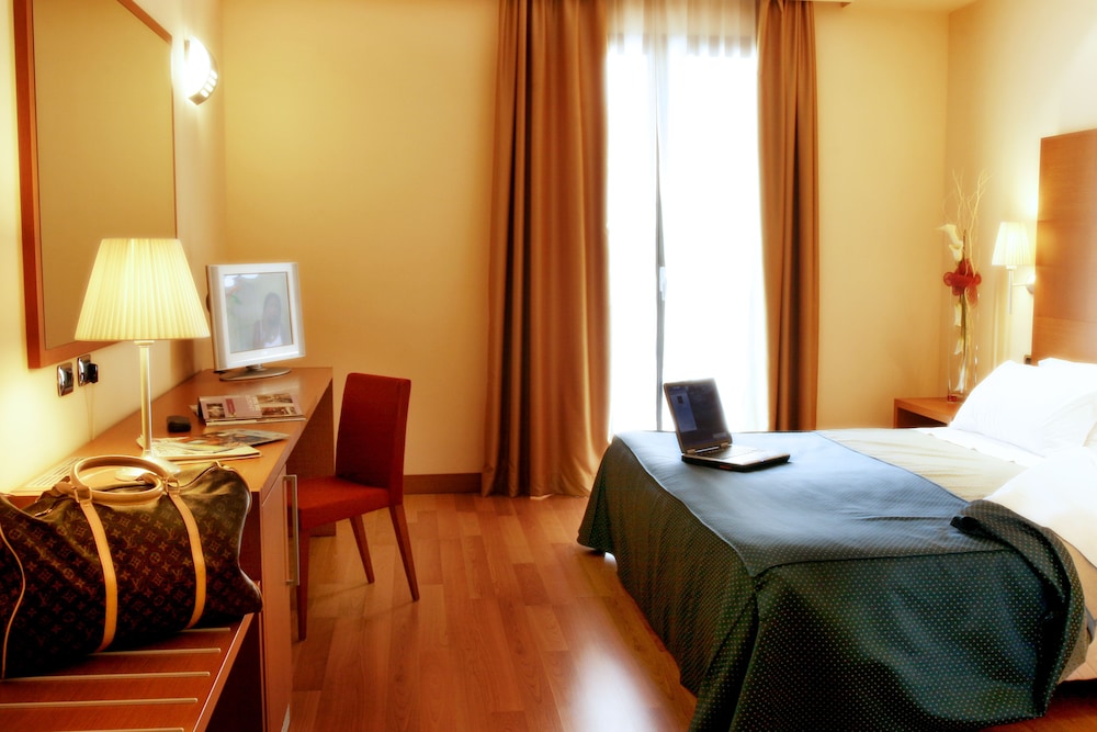 Luna Hotel Motel Airport 28/44