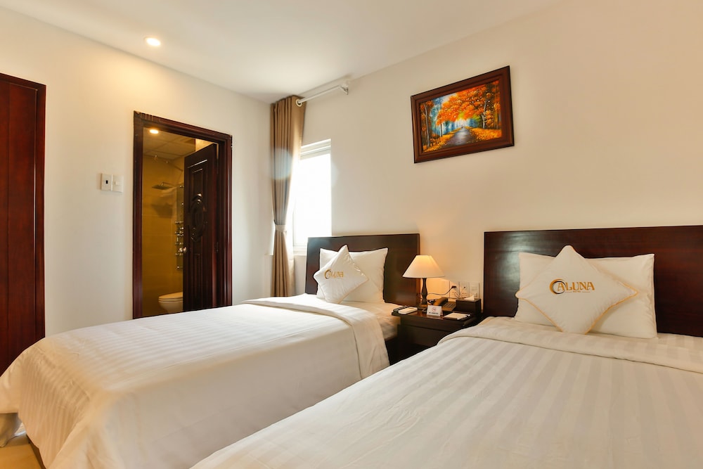 DELUXE, TWIN BEDS