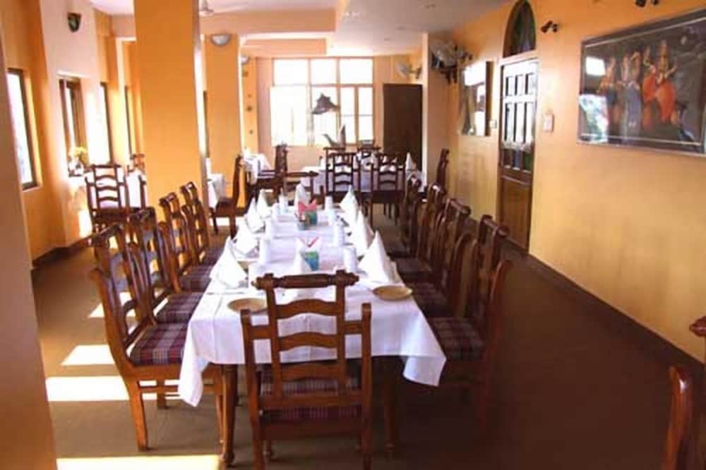 Hotel Teerth Palace 21/24