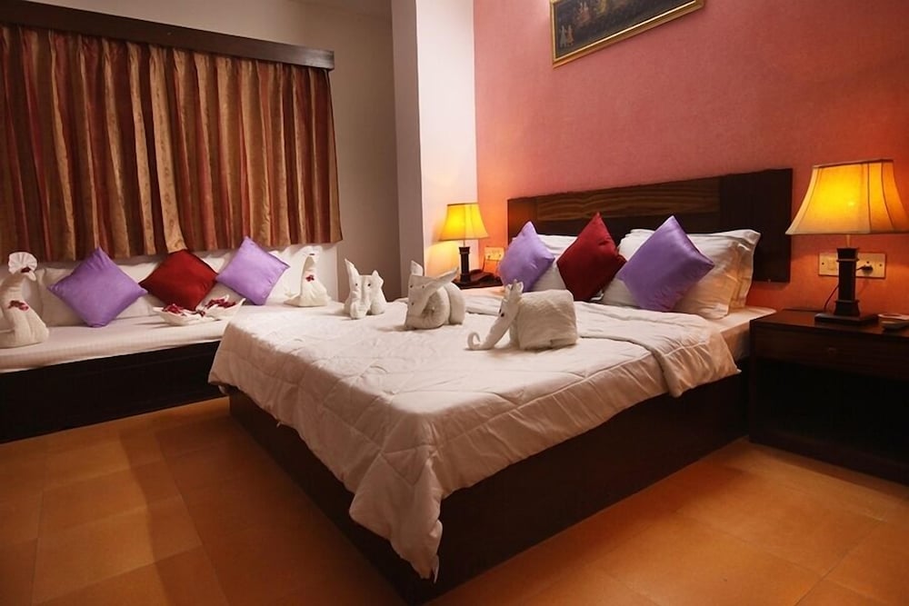 ANAND PALACE HOTEL 10/42