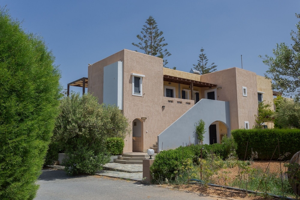 Your Memories Hotel Apartments in HERSONISSOS