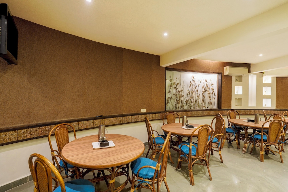 Hotel Niraali Executive 51/65