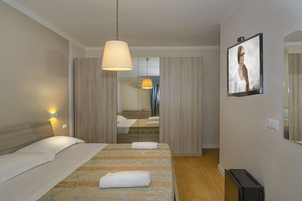 Hotel La Pace 34/37