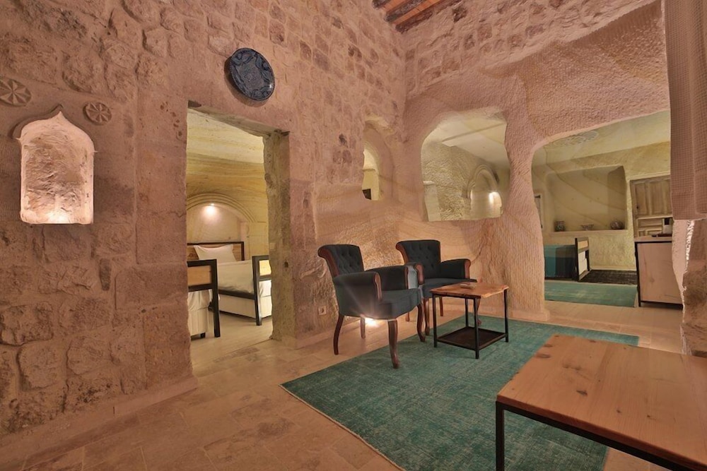 Taru Cave Suites 19/50