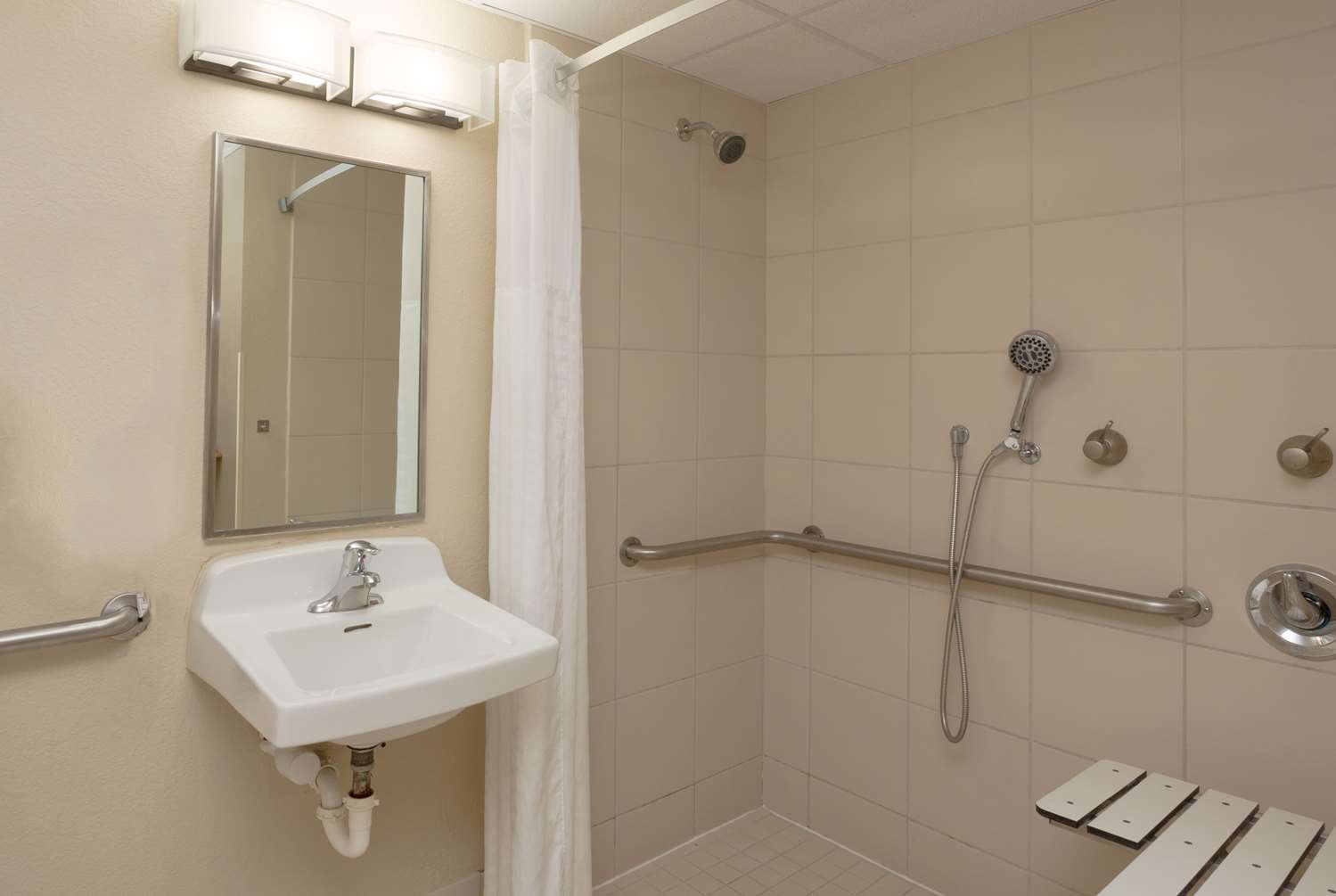 Baymont by Wyndham Bonita Springs Naples North 10/11