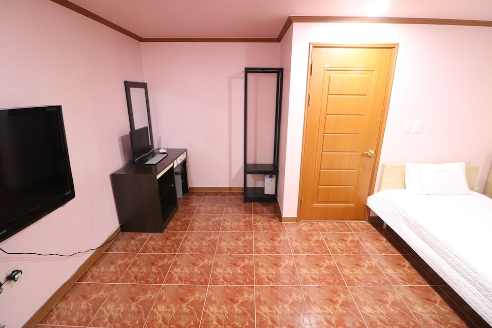 Centum Motel 9/35