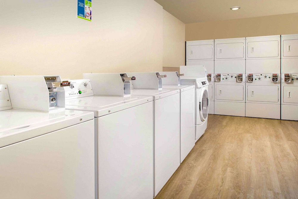 WoodSpring Suites Fargo photo5