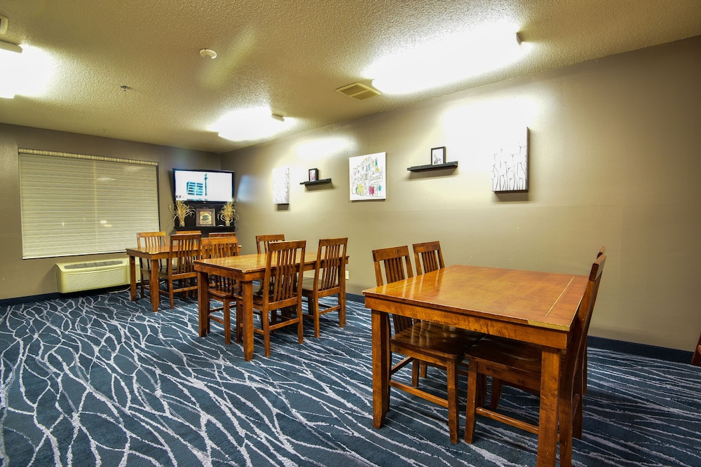 Super 8 By Wyndham Jackson Mn 32/41