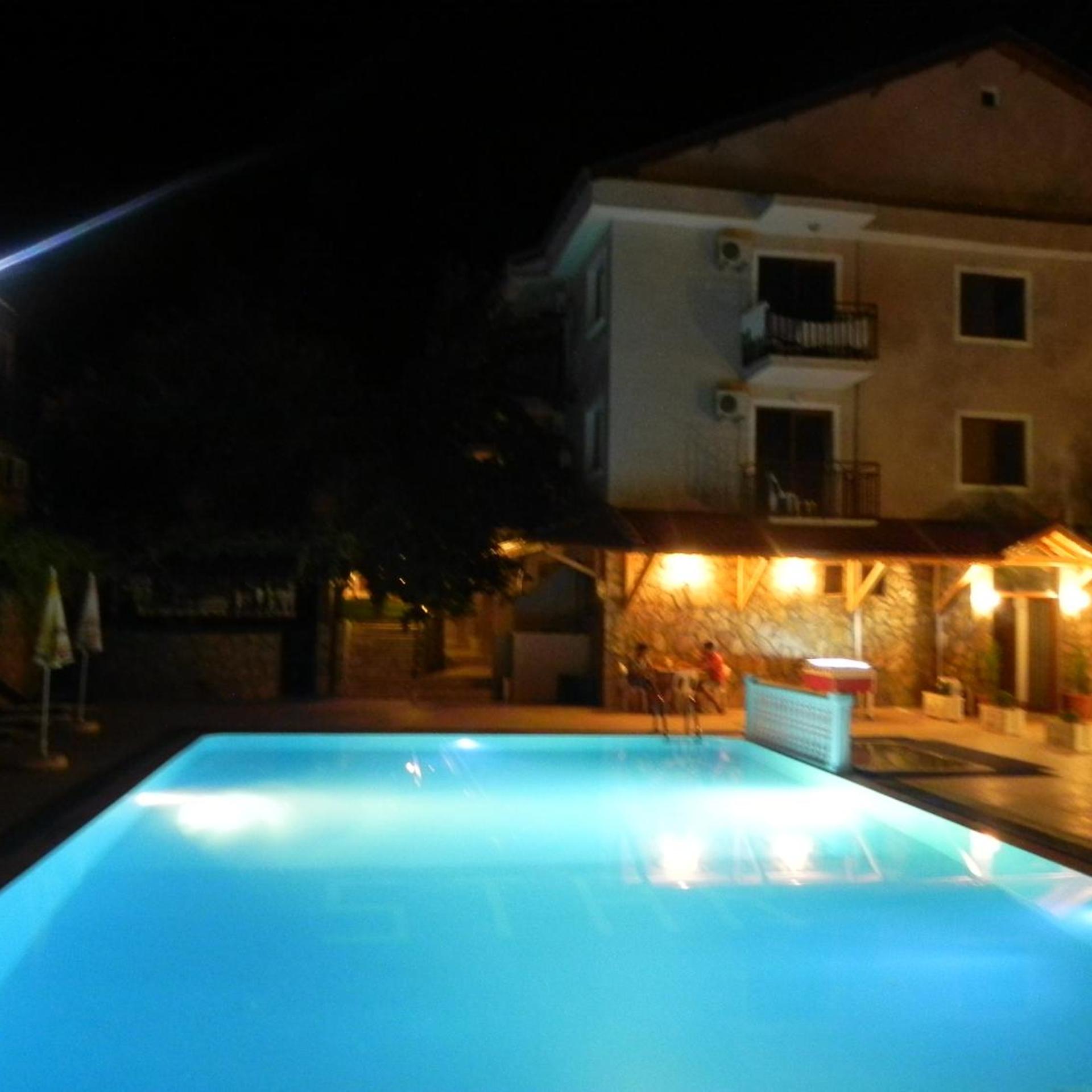 Star Hotel 14/39