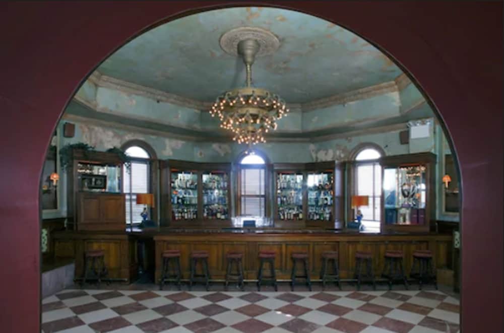 The Jane Hotel 47/51
