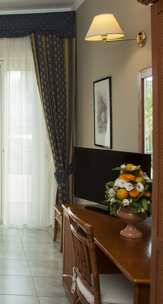 HOTEL REDEBORA 40/45