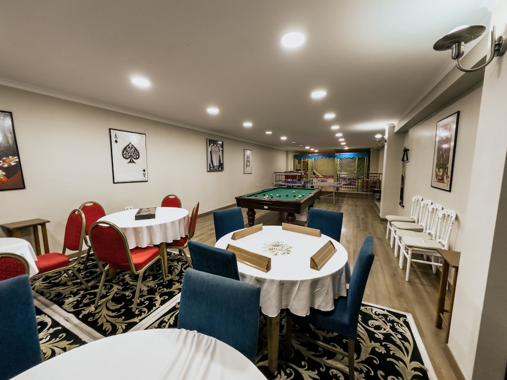 restaurant cafeteria
