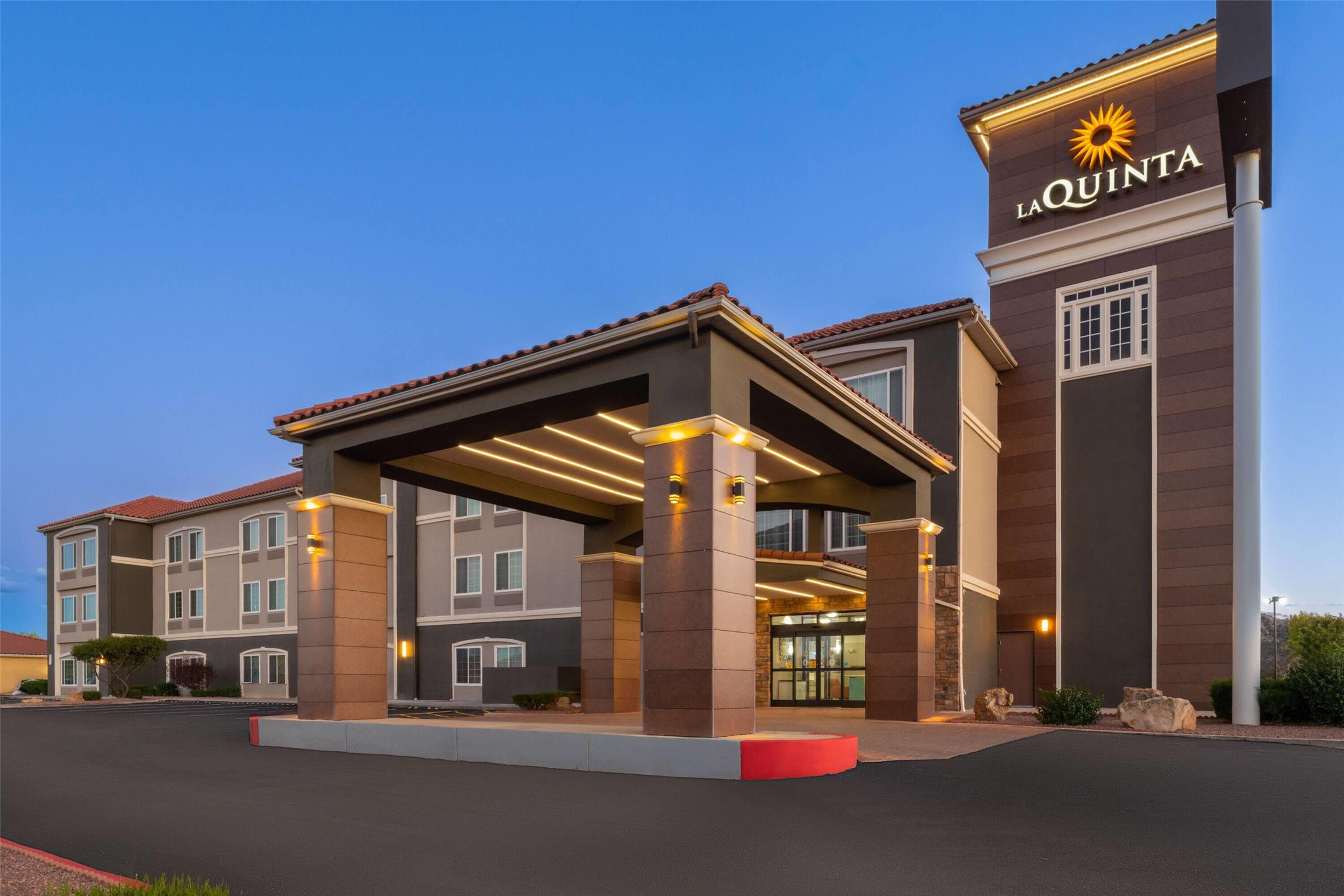 La Quinta Inn & Suites by Wyndham Gallup 39/41