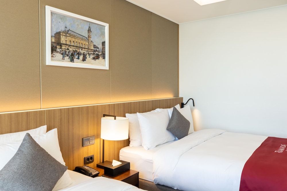 Ramada Plaza by Wyndham Dolsan Yeosu 10/64