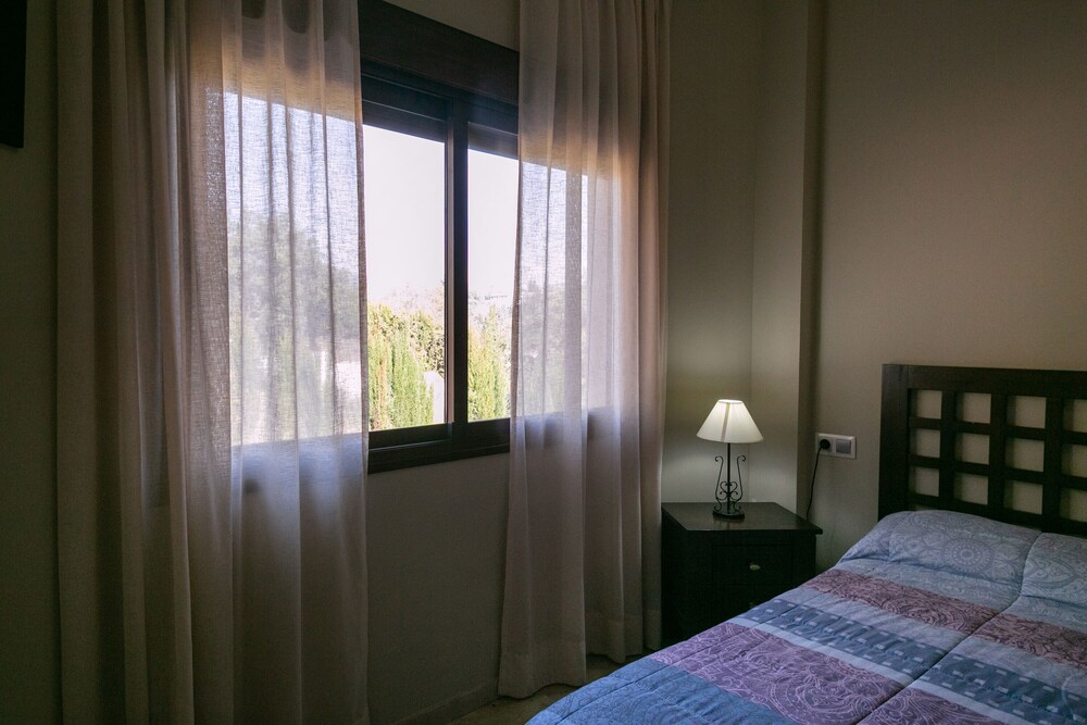 APARTAMENTOS TURISTICOS LA CASTILLEJA 11/30