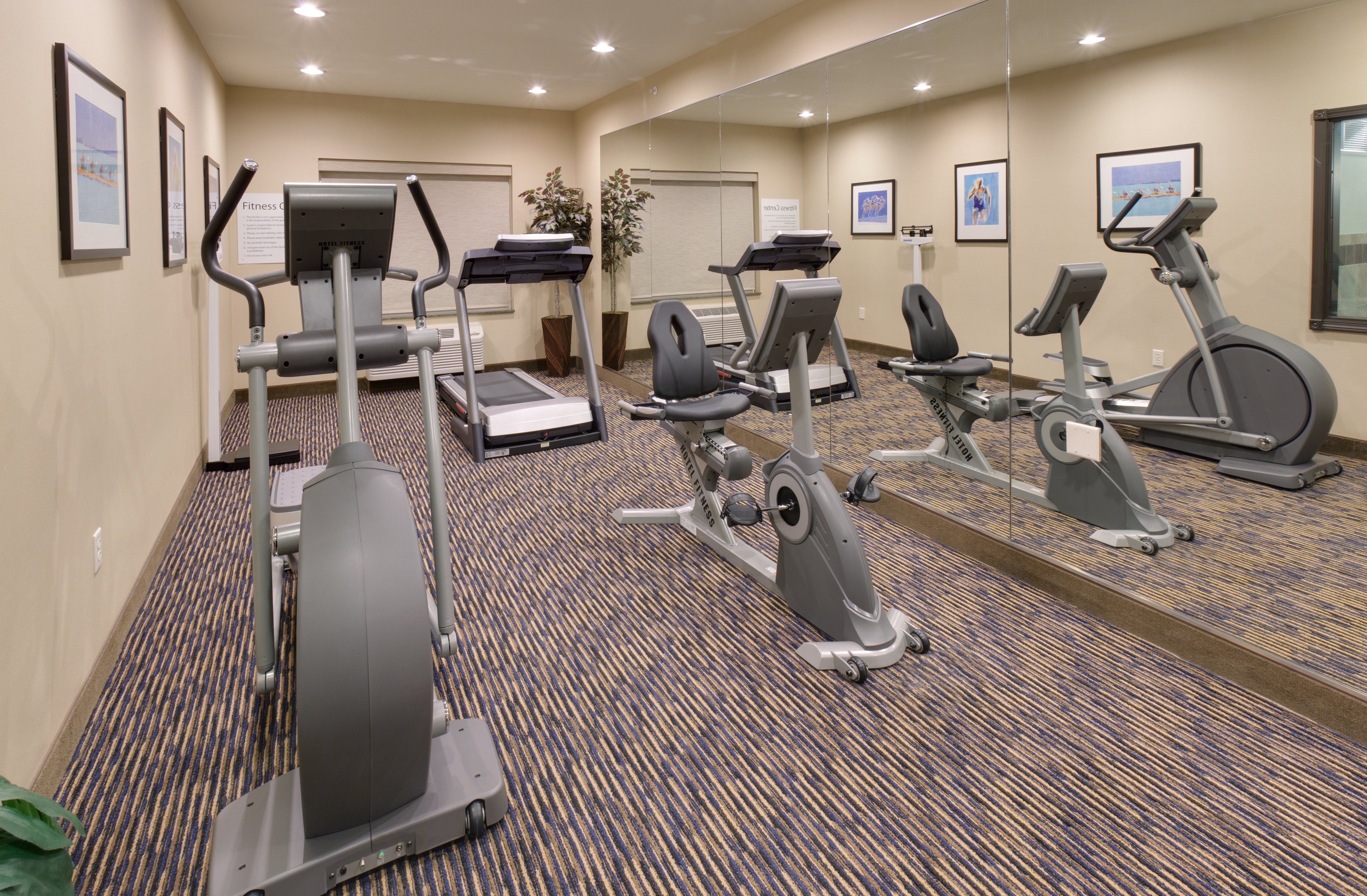 Holiday Inn Express Hotel And Suites Omaha I 80 32/53