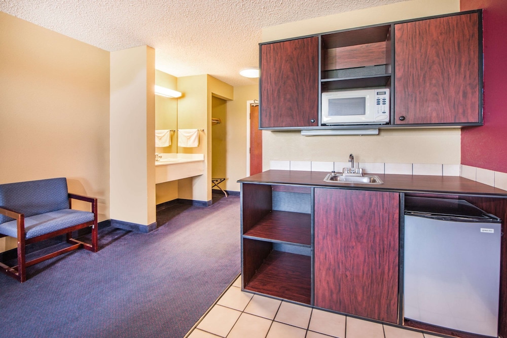 Super 8 by Wyndham Big Cabin/Vinita Area 30/39