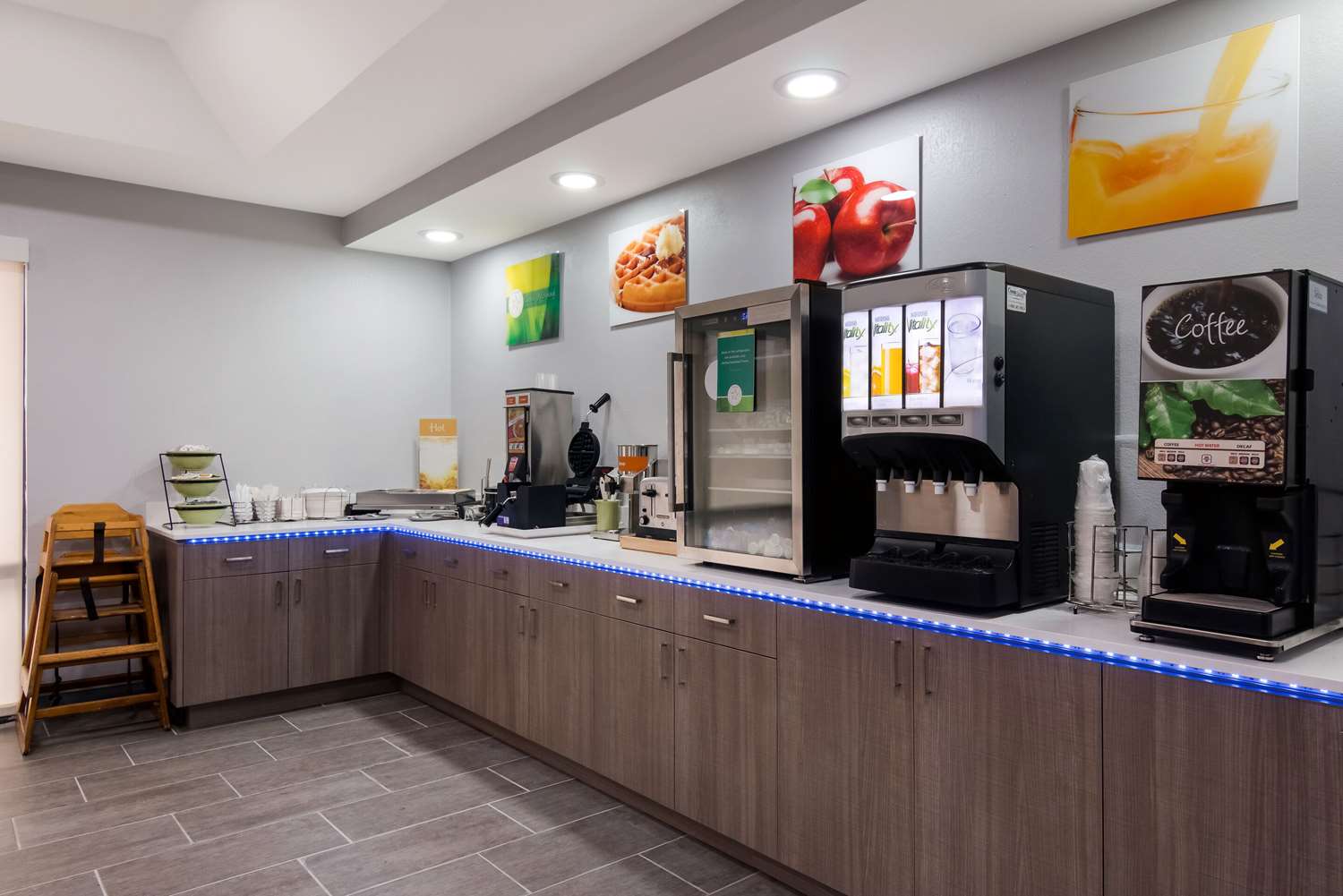 Quality Inn near Casinos and Convention Center 7/34