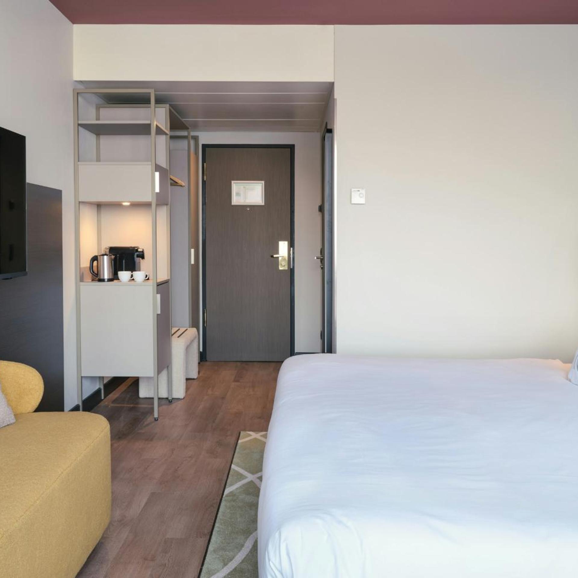 Space, King Bed، Hotel Berlin Kopenick by Leonardo Hotels 2/6