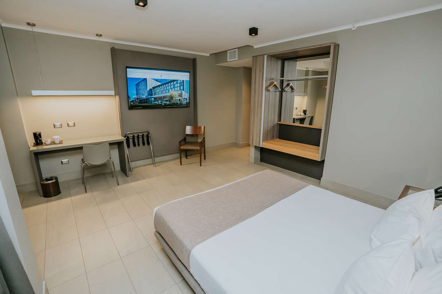 Room, King Bed, Accessible