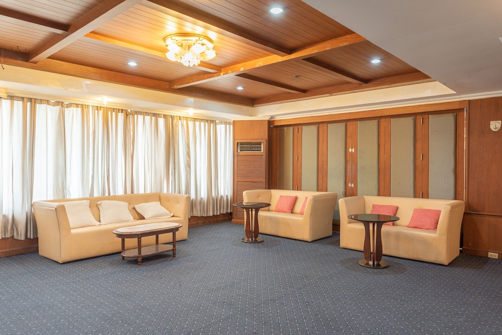 Nonthaburi Palace Hotel 38/66