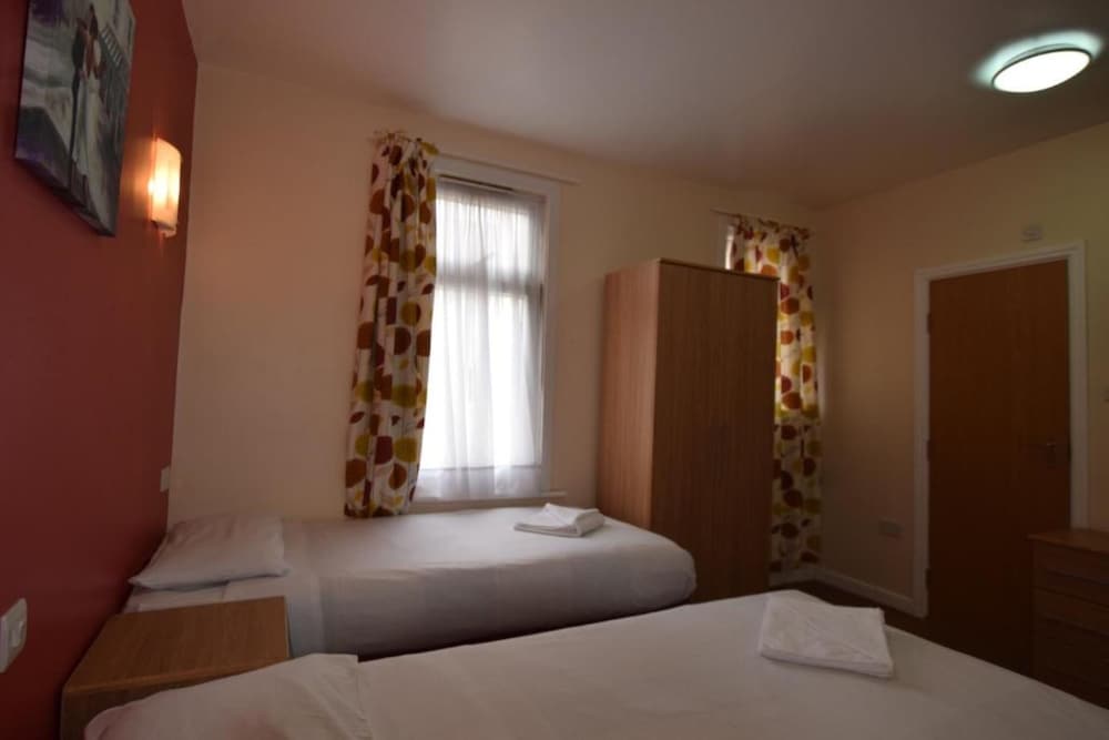 Cranbrook Hotel London 33/55