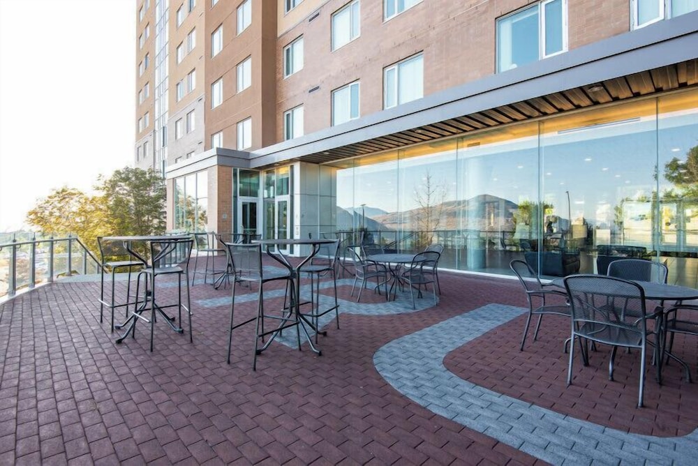 Residence & Conference Centre - Kamloops 57/61