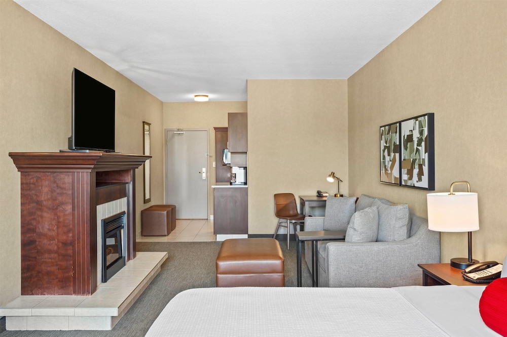 جناح بسرير كينج مع أريكة، Ramada By Wyndham Drumheller Hotel & Suites 4/7