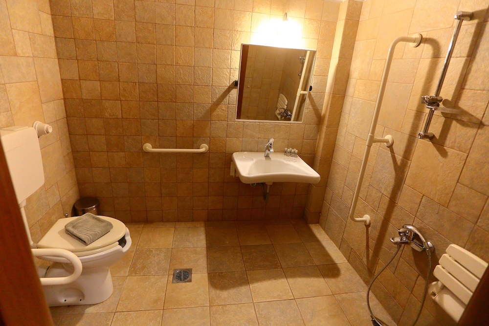 Vathi Hotel 49/50