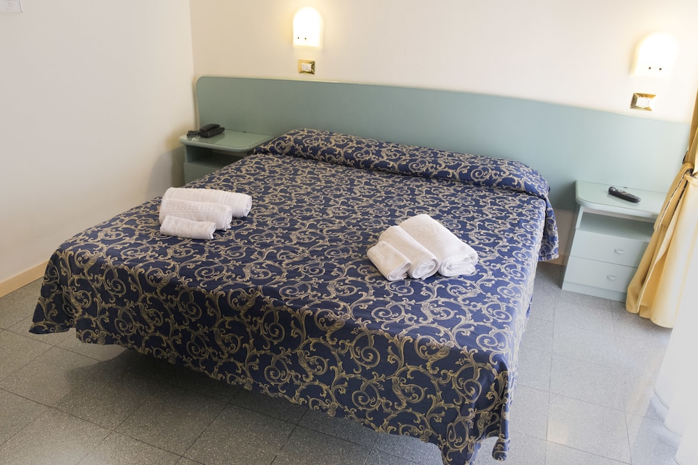Hotel Ambassador 22/48