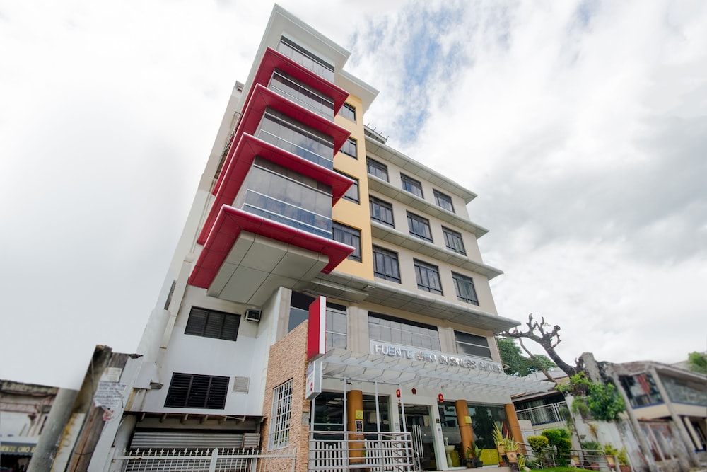 Fuente Oro Business Suites 3/68
