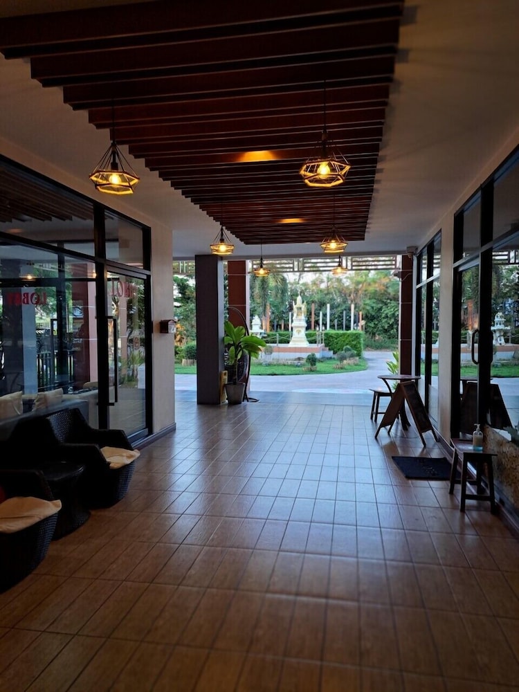 Sakura Boutique Hotel And Residence 23/38