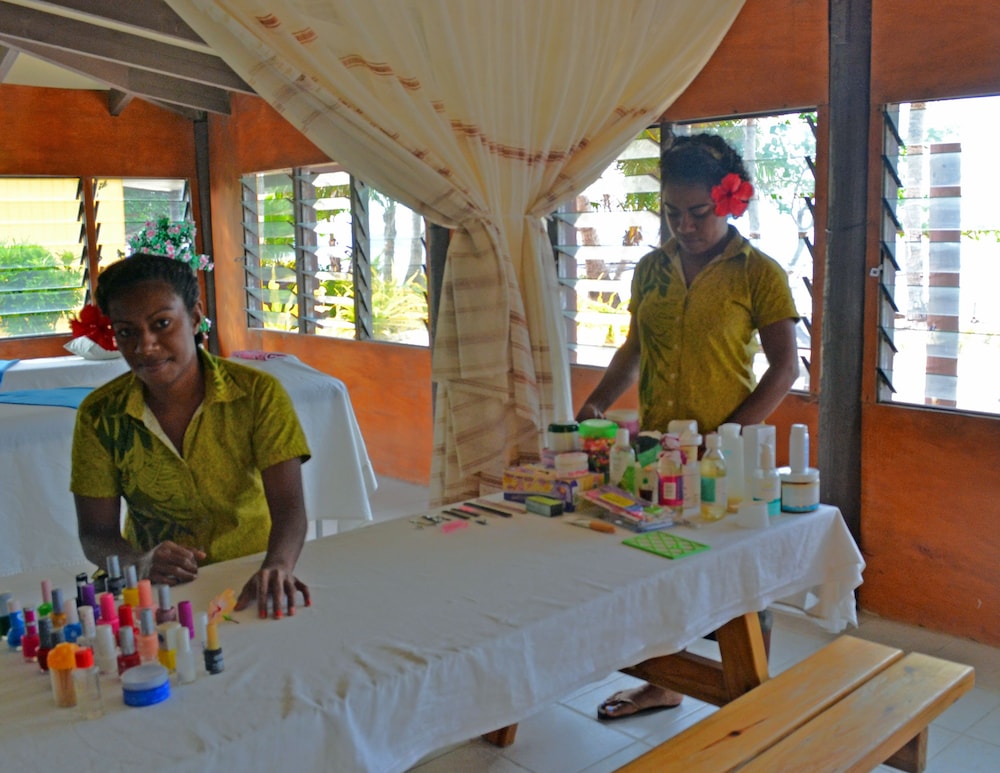 Ratu Kini Backpackers & Dive Resort 48/67