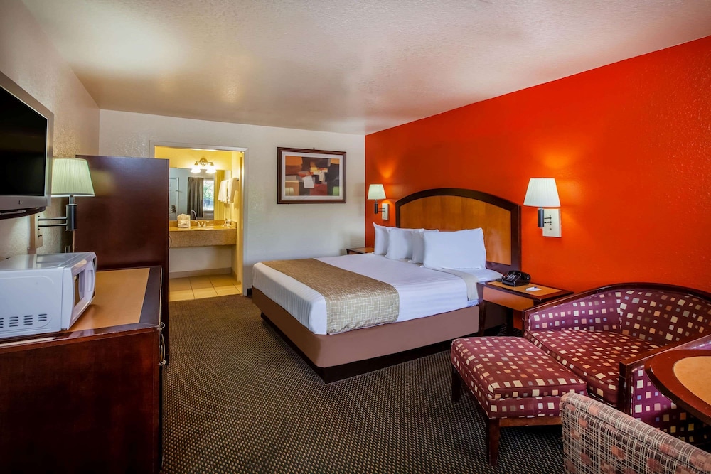 Travelodge by Wyndham Houston Hobby Airport 18/38