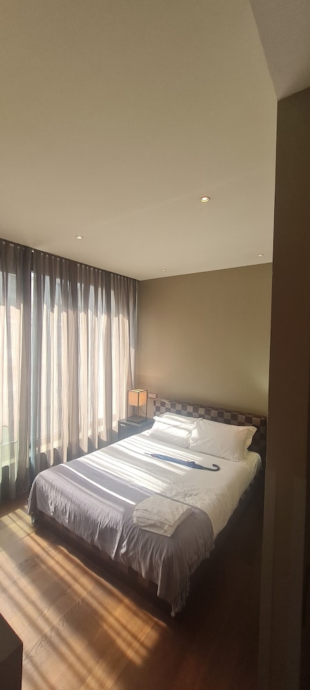 CLASSIC, APARTMENT, QUEEN BED, SOFA