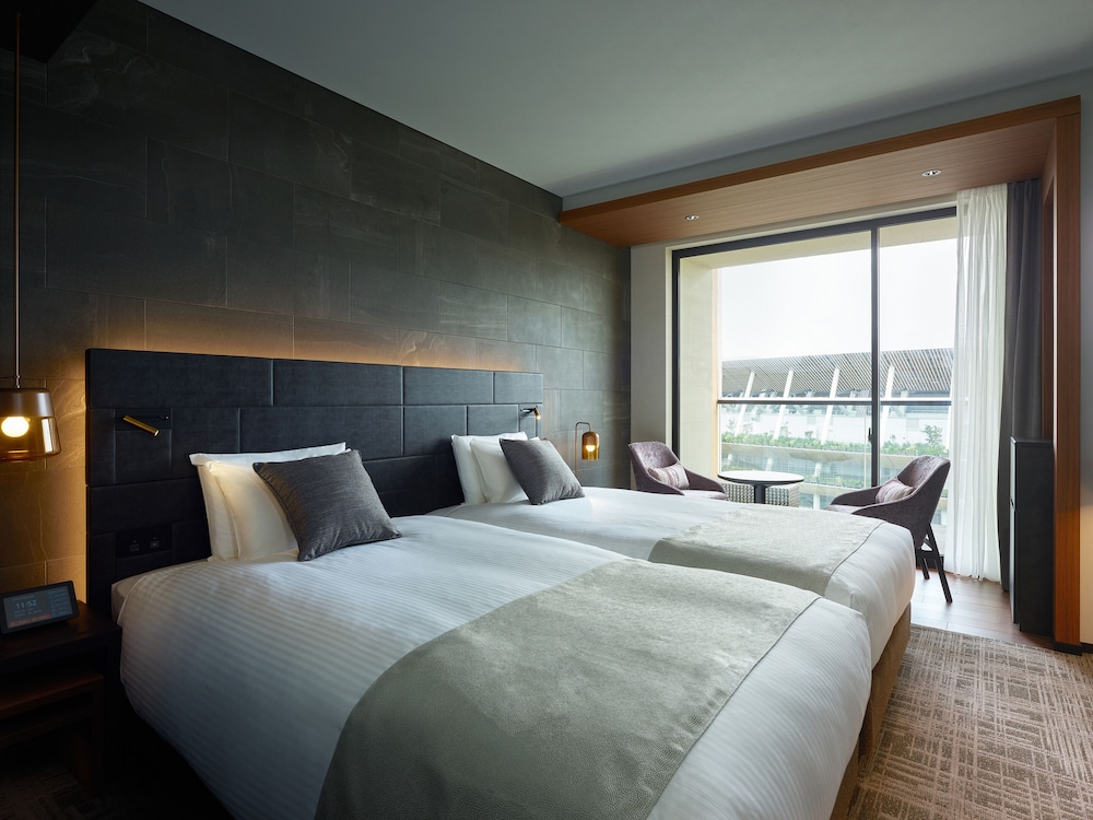 STANDARD, 2 BEDS, BALCONY
