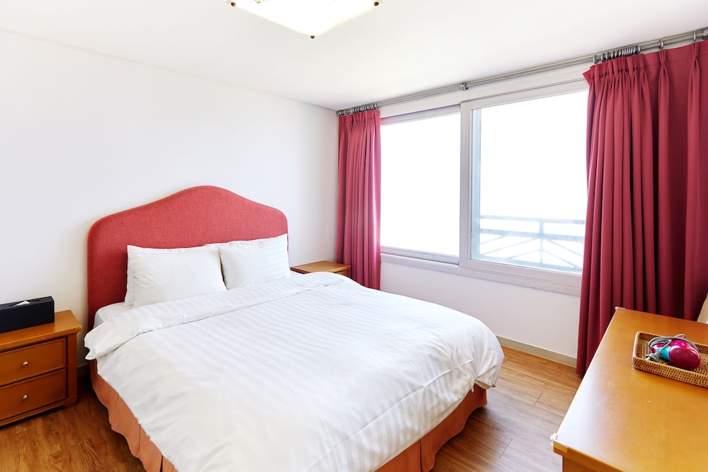 Ocean, Resort, Water, Suite, Double Bed, Kitchen