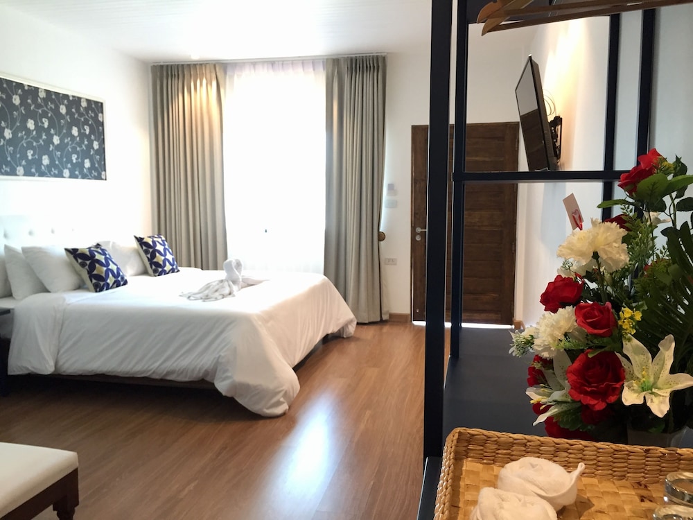 Phetcharat Grand Hotel Maesot 15/50