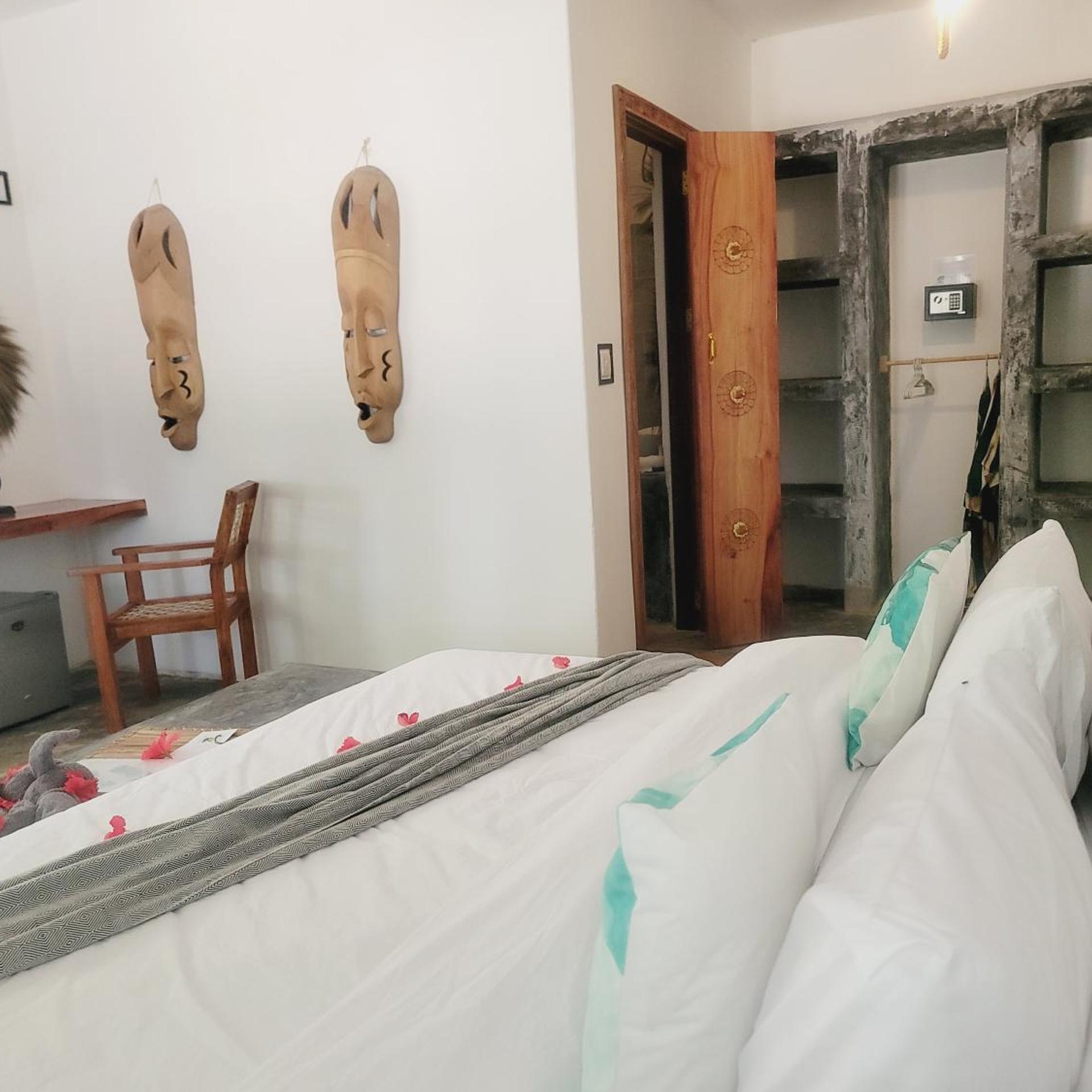 غرفة ديلوكس بسرير مزدوج بشرفة، Garden Beach Bungalows 3/10